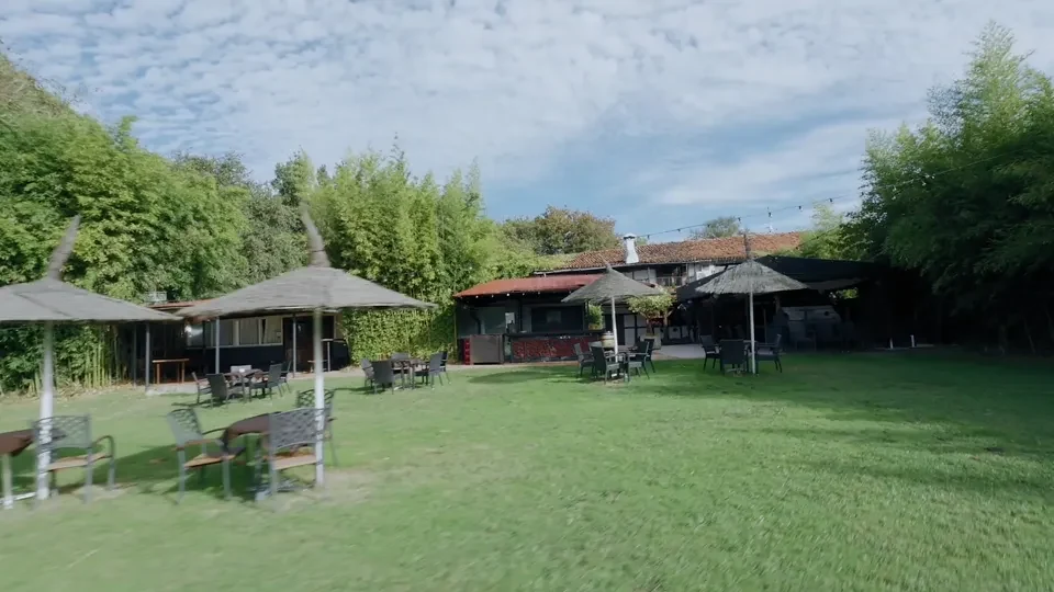 Jardines y espacios del restaurante Aspaldiko